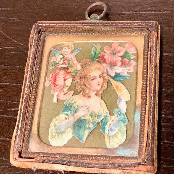 Victorian Valentines Cherub & Lady Die-Cut in Embossed Leather Frame 4"x3.5" - Picture 2 of 5